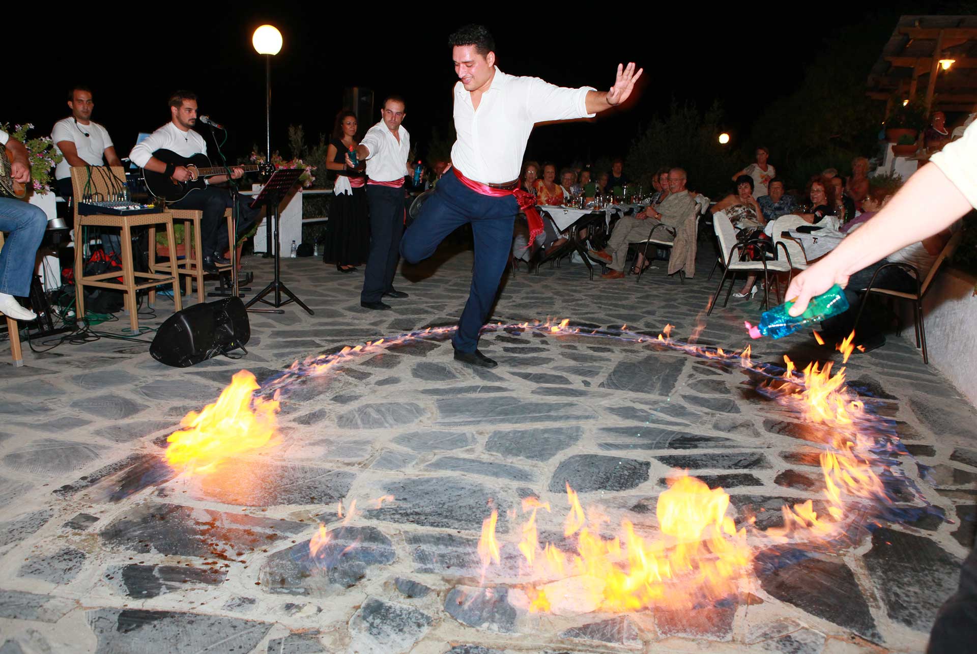 Bouzoukia, czyli prawdziwy grecki wieczór.